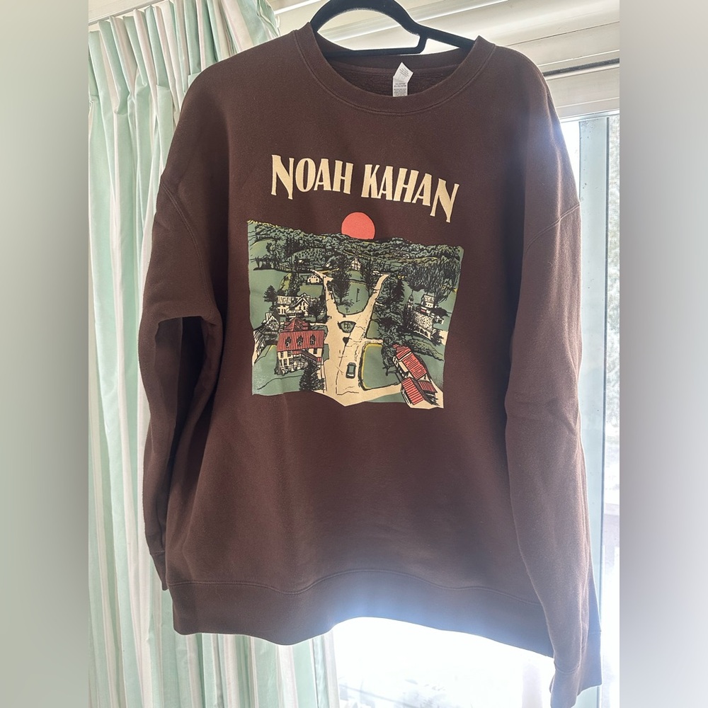 Noah Kahan brown “Greetings from Strafford” XL crew neck
